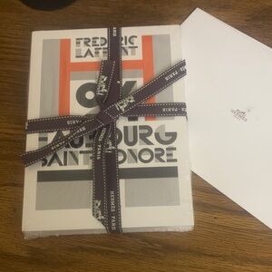 Hermès Paris new book Frédéric Laffont
Au 24 Faubourg-Saint-Honoré 228